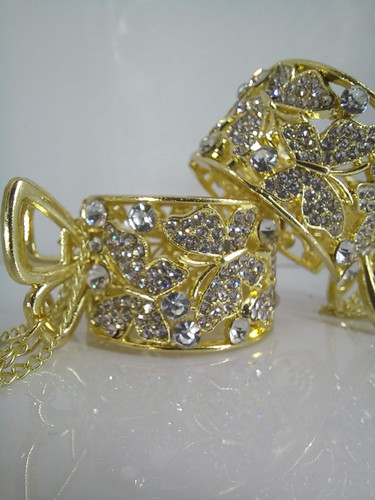 گیره دم اسبی نگین وپروانه چهار آویزی